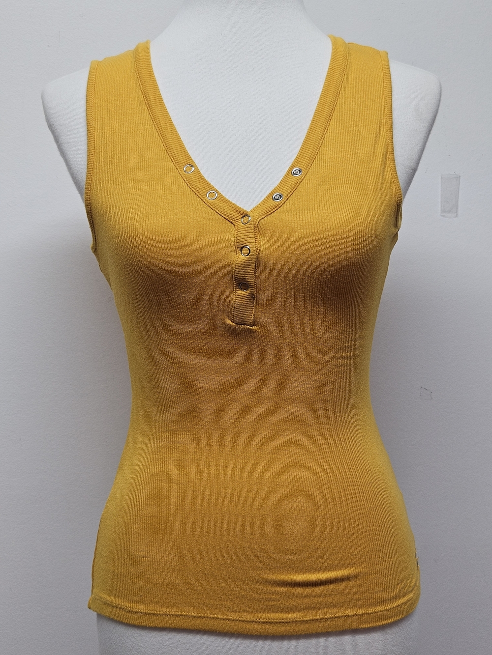 Guess Los Angeles Mustard Yellow Ribbed Henley Tank Top Size M Snap Button Y2K